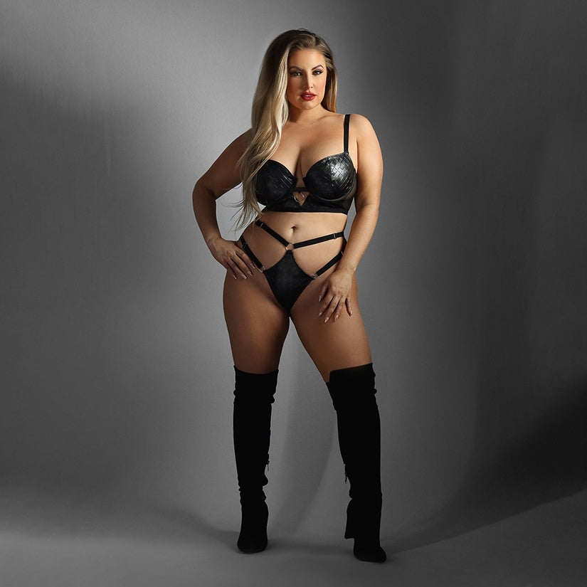 Fantasy Lingerie Edge Quilted Wetlook and Mesh Bra & Strappy Panty Set-Black QUEEN